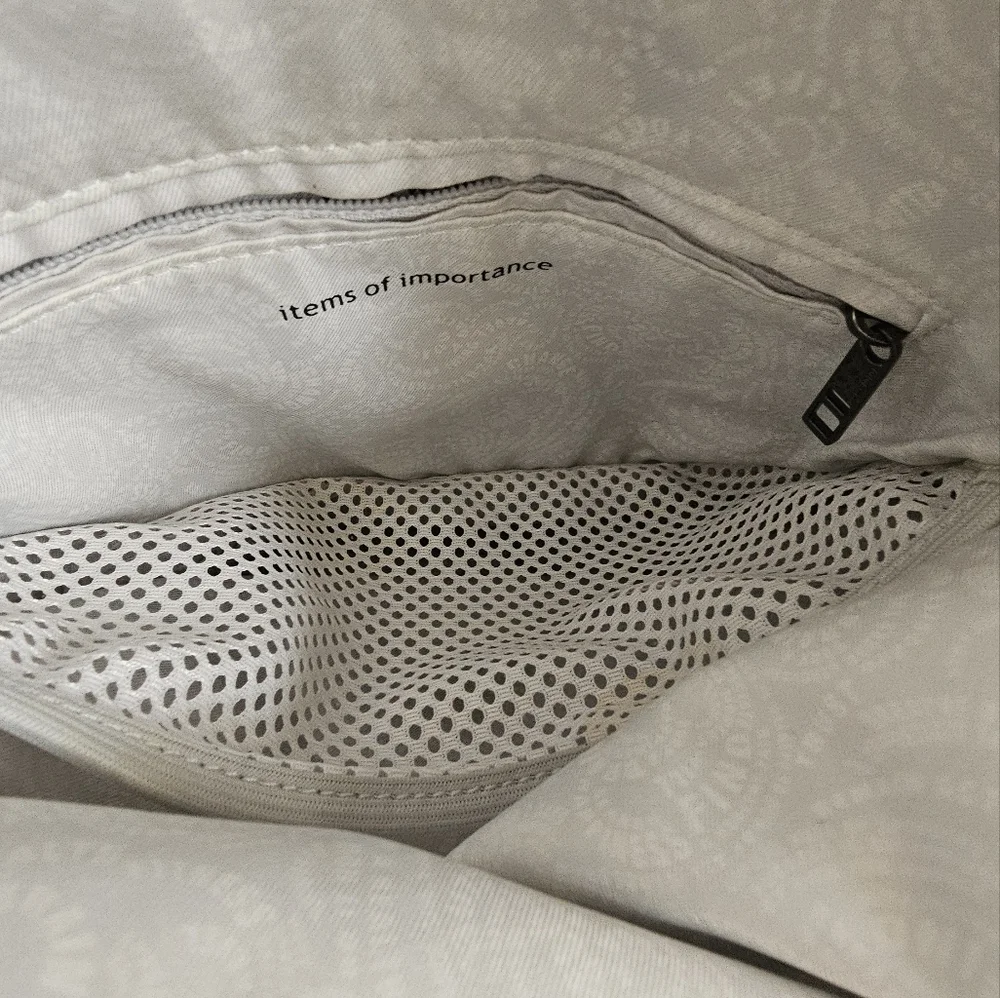 Lululemon All Night Festival Bag Micro 2L